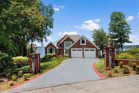 521 Wilson Lake Dr, Muscle Shoals, AL 35661