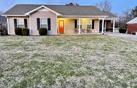 101 Village Dr, Sheffield, AL 35660