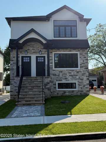466 Vernon Avenue, Staten Island, NY 10309