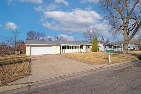 Pine, SAINT PAUL, MN 55110
