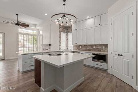 2552 E SILVERWOOD Drive, Phoenix, AZ 85048