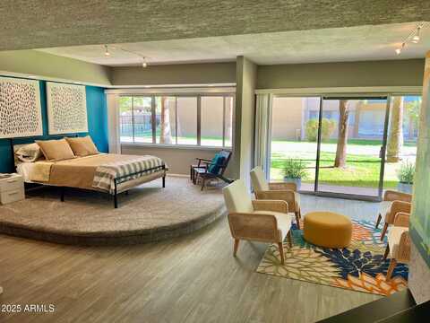 351 E THOMAS Road, Phoenix, AZ 85012