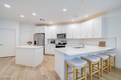 2511 W QUEEN CREEK Road, Chandler, AZ 85248