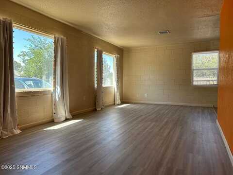 1107 Jett Avenue, Las Cruces, NM 88001