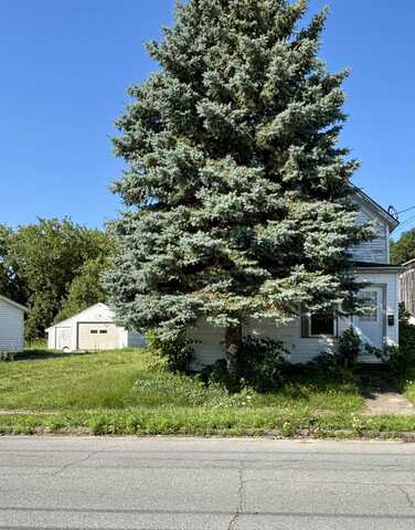 36 Pine St, Massena, NY 13662