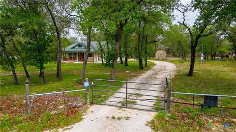 163 Montesito Lane, Floresville, TX 78114
