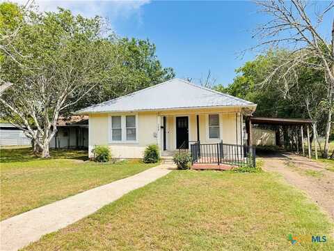 108 Nieman Street, Yoakum, TX 77995