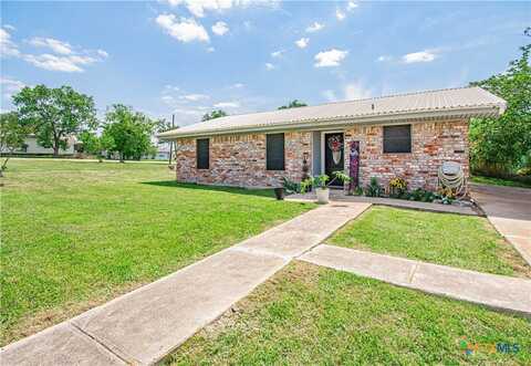 209 W Prairie Avenue, Rogers, TX 76569