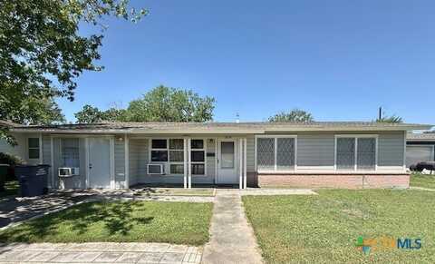 1804 E Poplar Avenue, Victoria, TX 77901