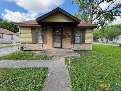 223 Seadrift Street, Port Lavaca, TX 77979