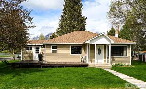 718 W Custer Street, Mackay, ID 83251