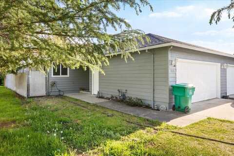 409 Crystal Drive, Eagle Point, OR 97524