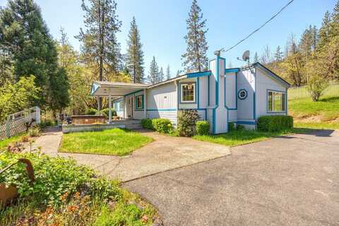 4247 W Evans Creek Road, Rogue River, OR 97537