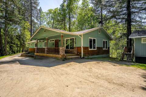 424 Roan Drive, Grants Pass, OR 97526