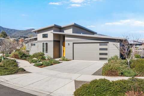 850 Sander Way, Ashland, OR 97520