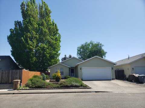 617 SW Larch Road, Grants Pass, OR 97526
