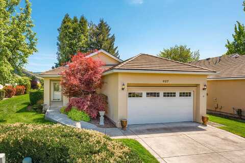 627 Fernwood Drive, Medford, OR 97504