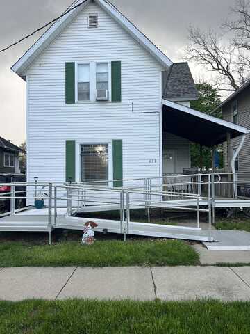 638 Woodlawn, Owosso, MI 48867