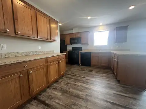 4341 Tavistock Dr, Wayland, MI 49348