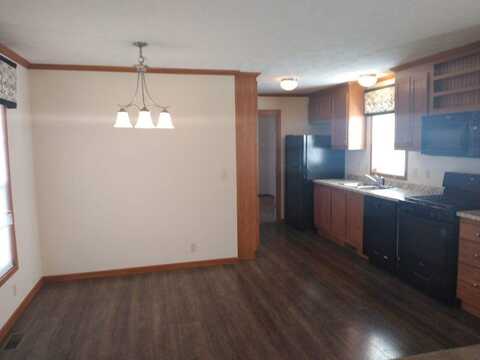 8532 Gidget Ct, Newport, MI 48166