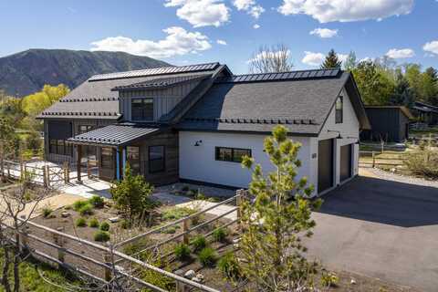 625 E Bullion St, Hailey, ID 83333