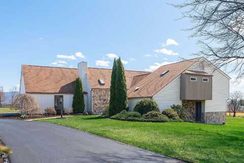 Foxfield, STAUNTON, VA 24401