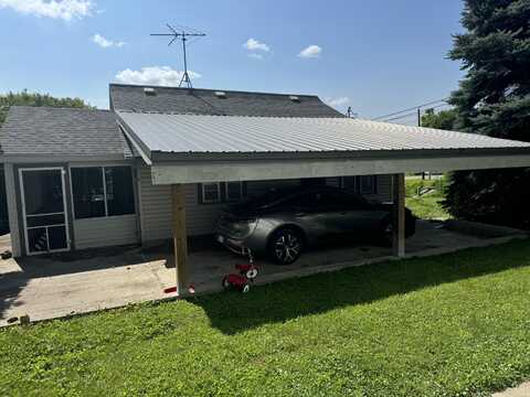 210 E MAIN Street, PISGAH, IA 51564