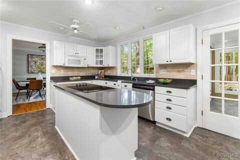 13608 Winterberry Rdg, Midlothian, VA 23112