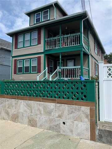 31 Ponagansett Avenue, Providence, RI 02909