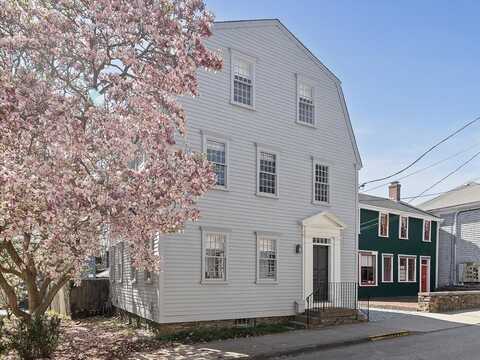 31 Thames Street, Newport, RI 02840