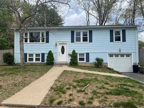 10 Lawnwood Road, Coventry, RI 02816