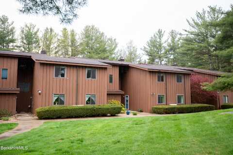 33 Churchill Crest, Pittsfield, MA 01201