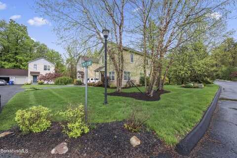 2 Emily Ct, Great Barrington, MA 01230