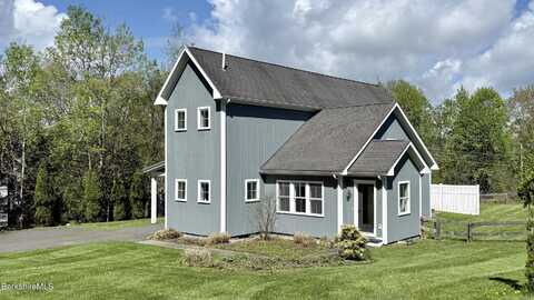 3 Roger Rd, Great Barrington, MA 01230