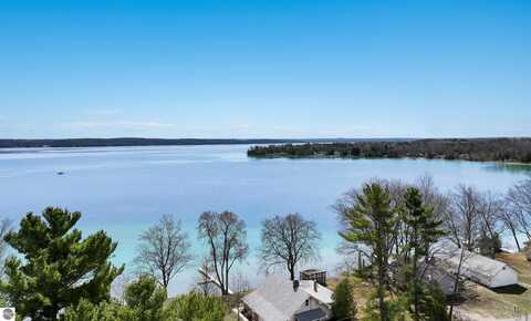 879 Millers Park, Elk Rapids, MI 49629