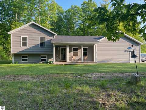3075 Marl Lane, Interlochen, MI 49643