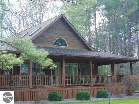 7901 N Lumberjack Road, Riverdale, MI 48877