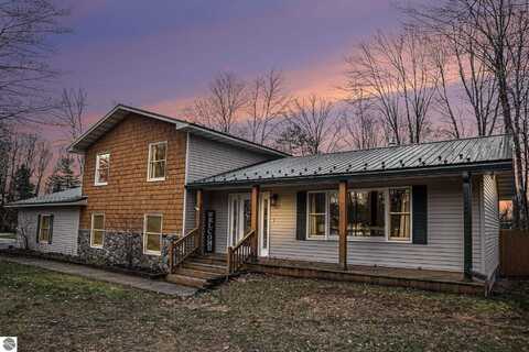 2441 NW Tamara Road, Kalkaska, MI 49646