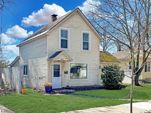 916 Webster Street, Traverse City, MI 49686