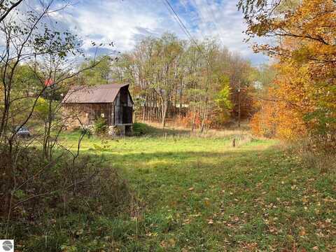 7699 Benzie Highway, Benzonia, MI 49616