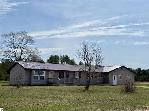 5156 Kellie Street, Mesick, MI 49668
