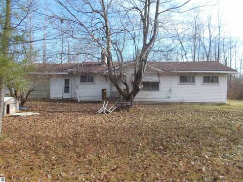 861 S Sage Lake Road, Hale, MI 48739