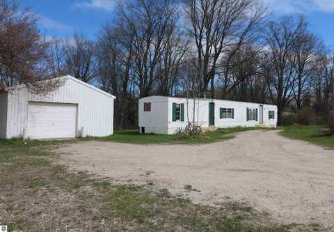1772 County Road 633, Grawn, MI 49637