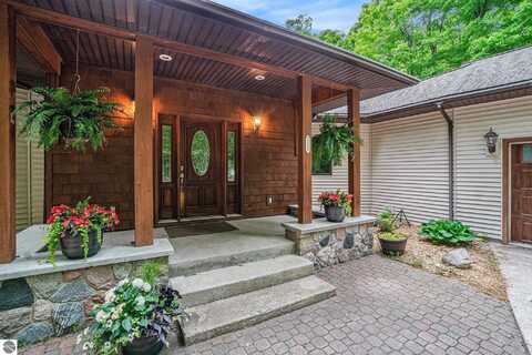 3007 Akins Lane, Bellaire, MI 49615