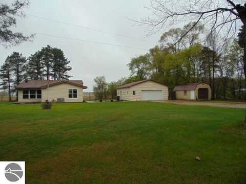 4960 W Fillmore Road, Ithaca, MI 48847