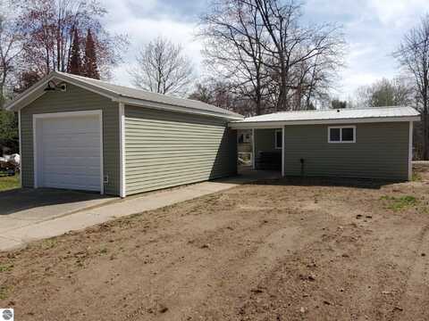 4390 N Eberhart Avenue, Harrison, MI 48625