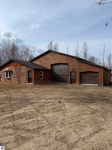 410 Norwegian Trail, Harrison, MI 48625
