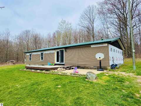 10446 W Falmouth Road, Mc Bain, MI 49657