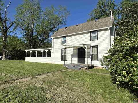 3839 SW Sena DR, Topeka, KS 66604