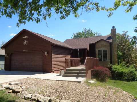 3336 SE Meadowview DR, Topeka, KS 66605